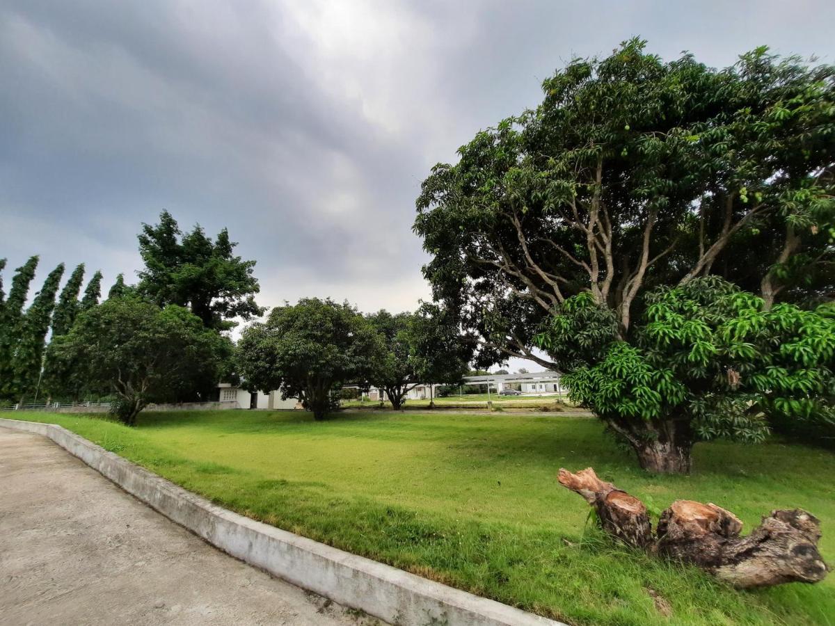 Estancia De Lorenzo Tarlac Экстерьер фото