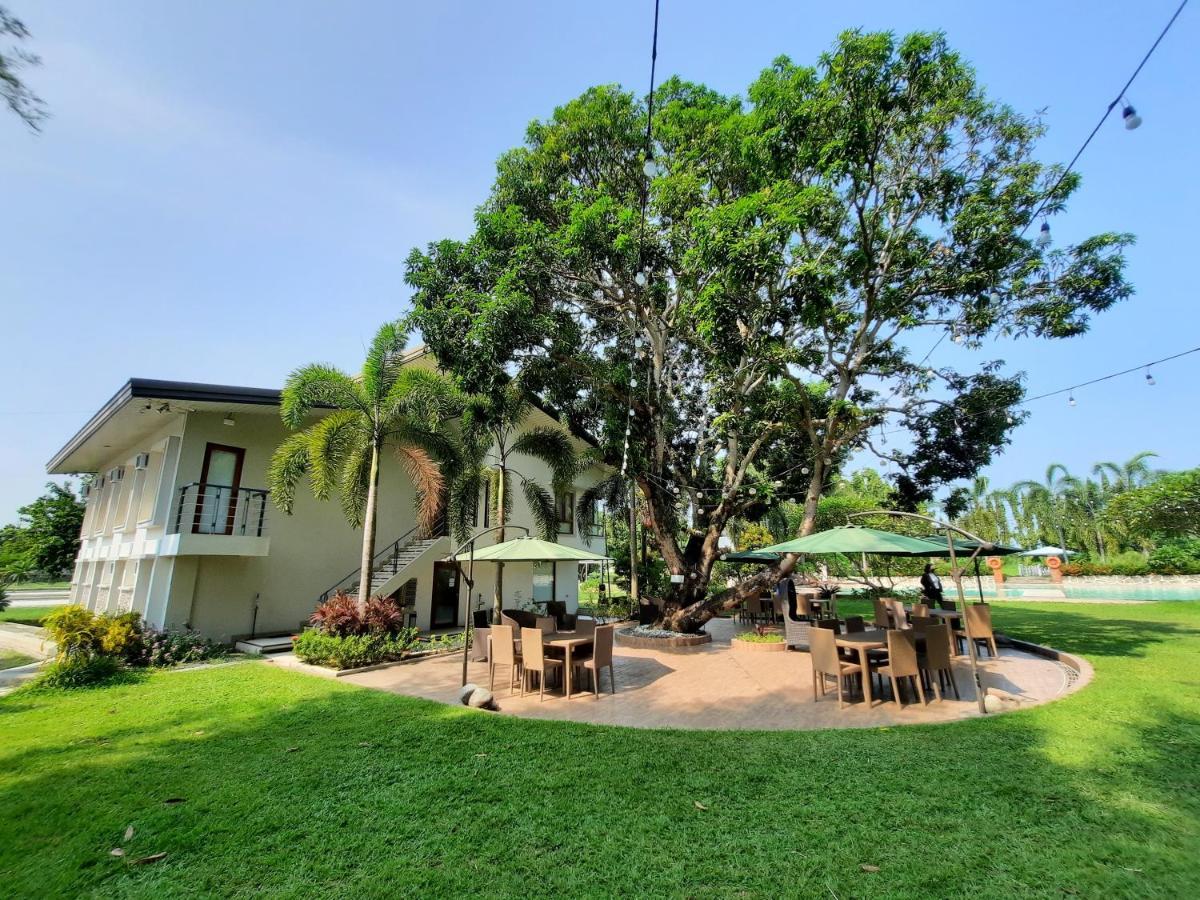 Estancia De Lorenzo Tarlac Экстерьер фото